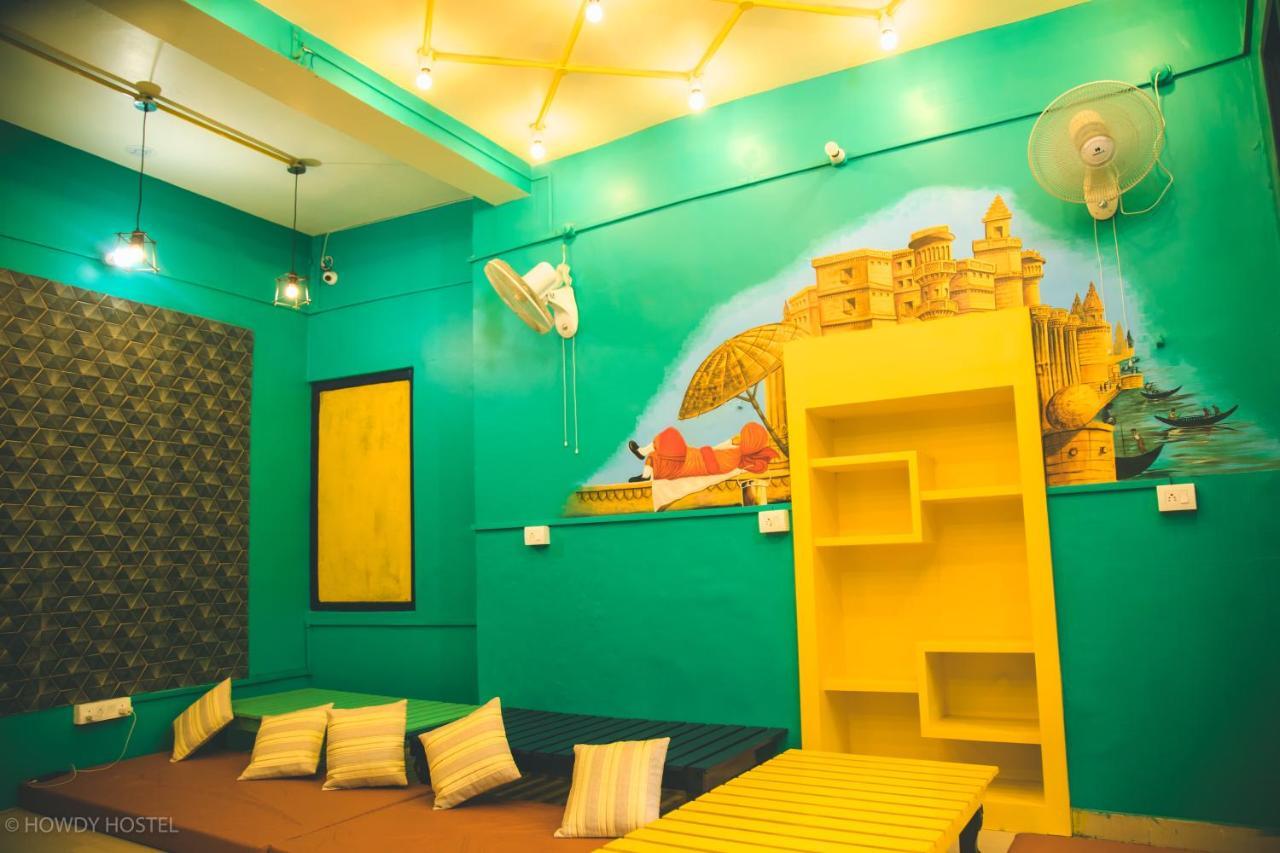 On The Ghat By Howdy Hostels Varanasi Exterior foto